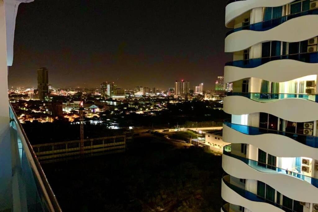The Wave - Kota Laksamana -- Pool View -- 6 Pax Appartement Malacca Buitenkant foto